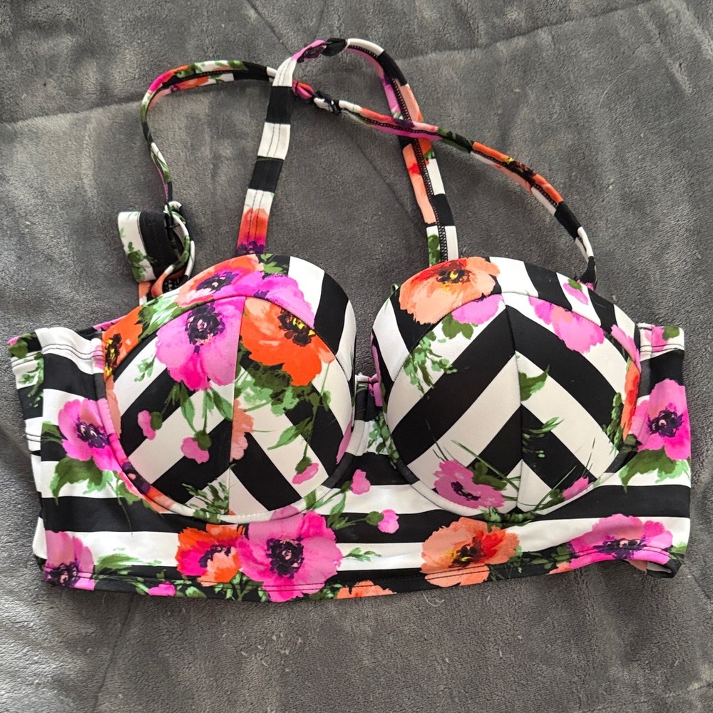 Torrid Floral and Black Bikini - Picture 3 of 3